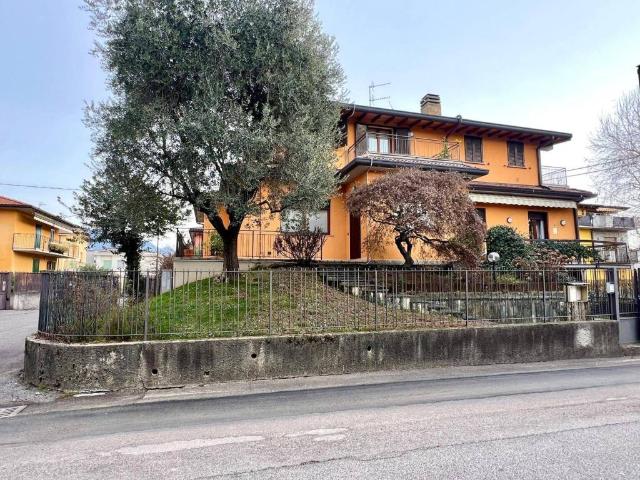 Villa Indipendente in vendita a Cascina Uccellanda, Scanzorosciate