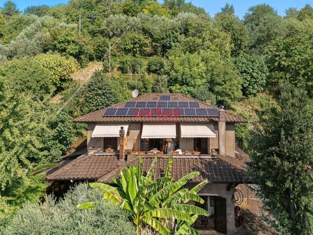 Villa Indipendente in vendita a Scanzorosciate, Lombardia