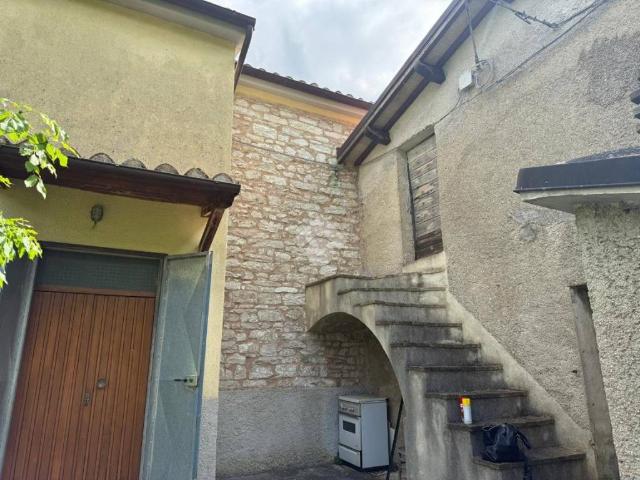 Villa Indipendente in vendita a Scheggia e Pascelupo, Umbria