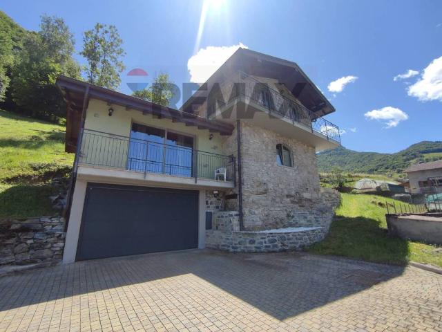 Villa Indipendente in vendita a Schignano, Lombardia