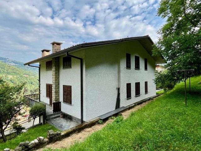 Villa Indipendente in vendita a Argegno, Lombardia