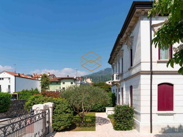 Villa Indipendente in vendita a Schio, Veneto