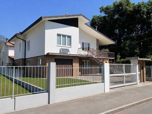 Villa Indipendente in vendita a Schio, Veneto