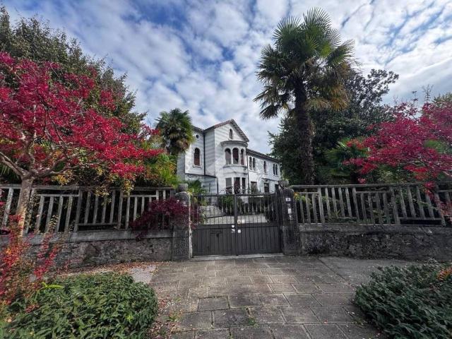 Villa Indipendente in vendita a Schio, Veneto