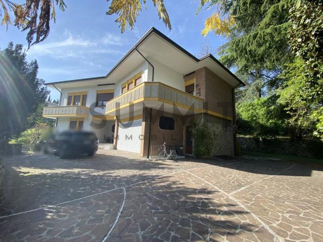 Villa Indipendente in vendita a Schio, Veneto