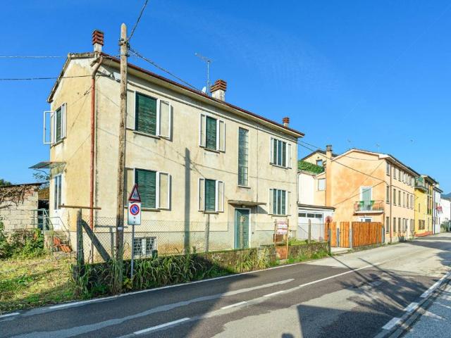 Villa Indipendente in vendita a Schio, Veneto