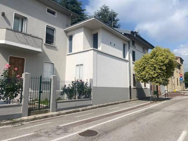 Villa Indipendente in vendita a Schio, Veneto
