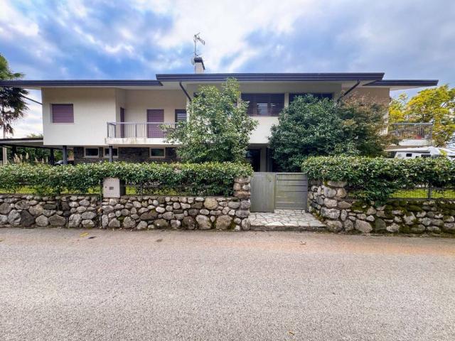 Villa Indipendente in vendita a Schio, Veneto