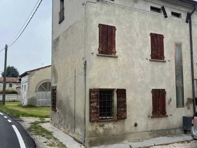Villa Indipendente in vendita a Unione dei comuni Isola Mantovana, Schivenoglia