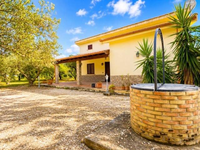 Villa Indipendente in vendita a Sciacca, Sicilia