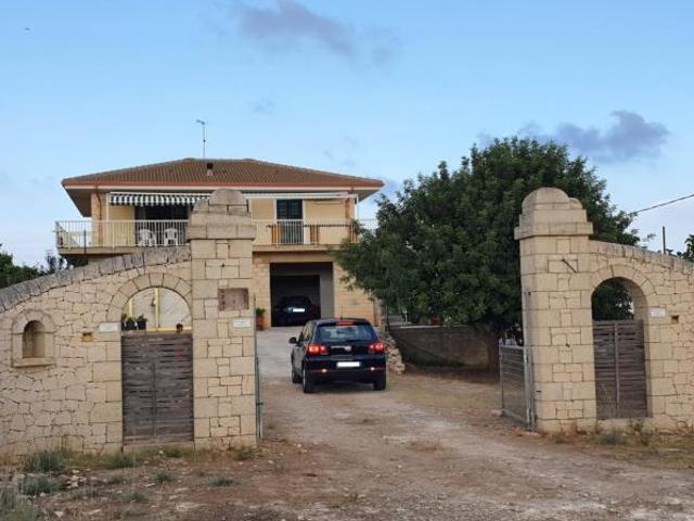 Villa Indipendente in vendita a Cava D'aliga, Sicilia