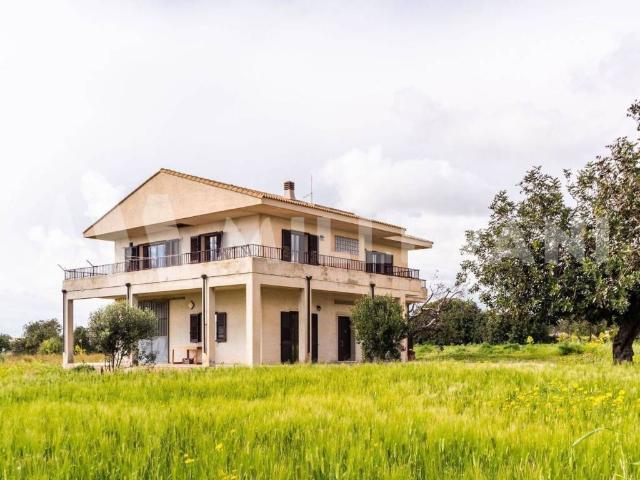 Villa Indipendente in vendita a Pagliarelli, Cava D'aliga