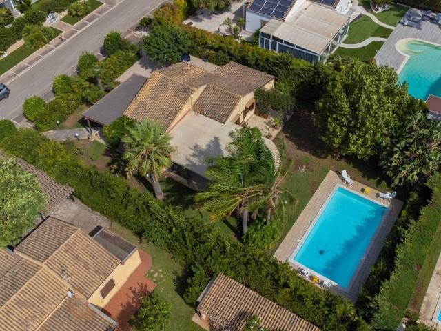 Villa Indipendente in vendita a Playa Grande, Cava D'aliga
