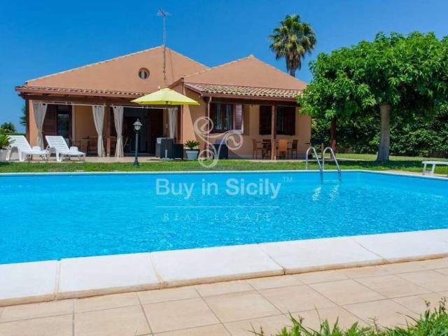 Villa Indipendente in vendita a Playa Grande, Cava D'aliga