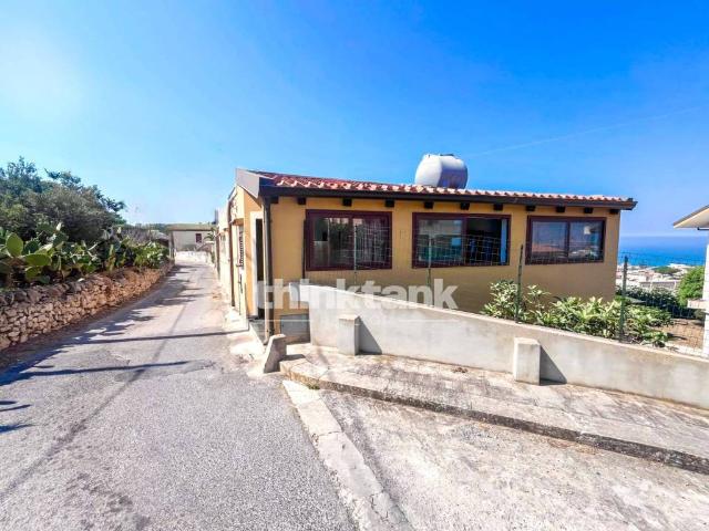 Villa Indipendente in vendita a Cava d'Aliga, Cava D'aliga