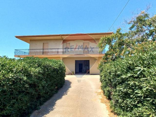 Villa Indipendente in vendita a Pagliarelli, Cava D'aliga