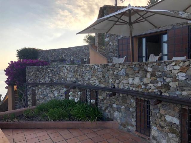 Villa Indipendente in vendita a Calabria, Reggio Calabria