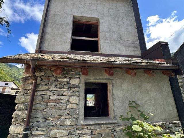 Villa Indipendente in vendita a Piemonte, Vercelli