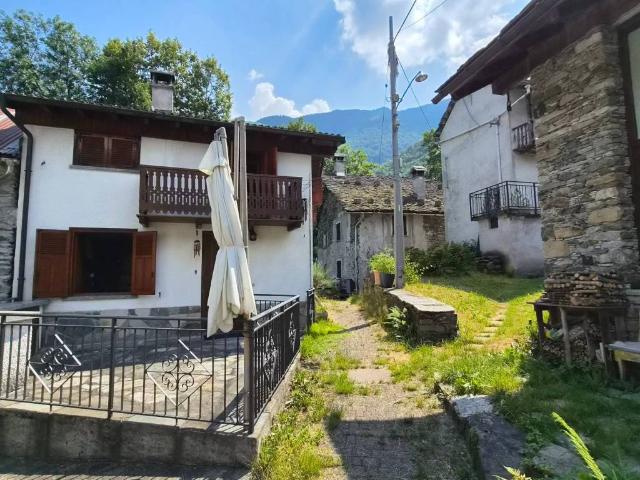 Villa Indipendente in vendita a Piemonte, Vercelli