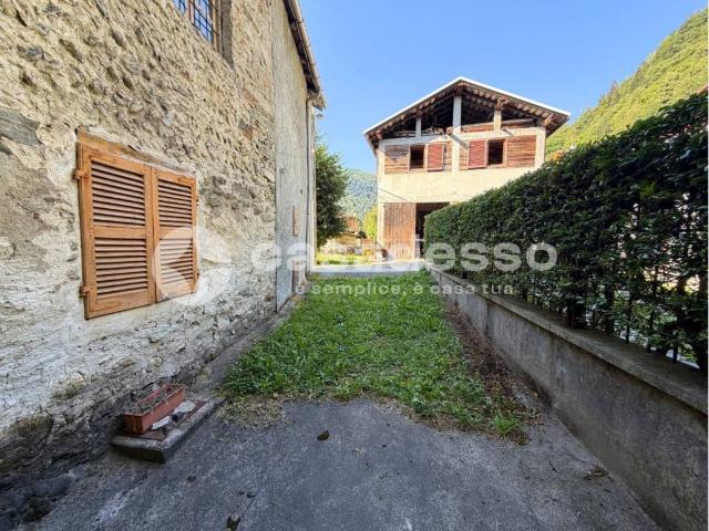 Villa Indipendente in vendita a Piemonte, Vercelli