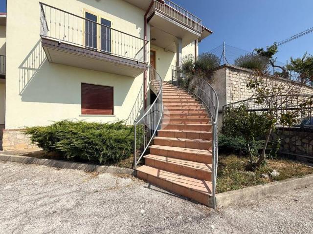 Villa Indipendente in vendita a Scoppito, Abruzzo