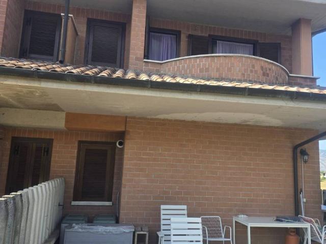 Villa Indipendente in vendita a Scurcola Marsicana, Abruzzo