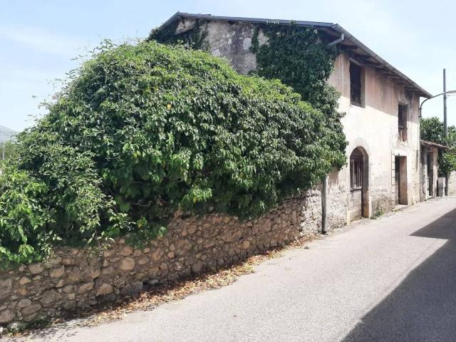 Villa Indipendente in vendita a Scurcola Marsicana, Abruzzo