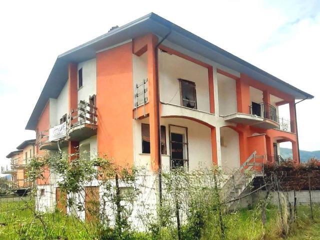Villa Indipendente in vendita a Scurcola Marsicana, Abruzzo