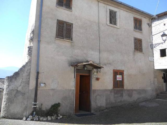 Villa Indipendente in vendita a Scurcola Marsicana, Abruzzo