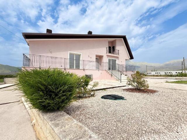 Villa Indipendente in vendita a Scurcola Marsicana, Abruzzo