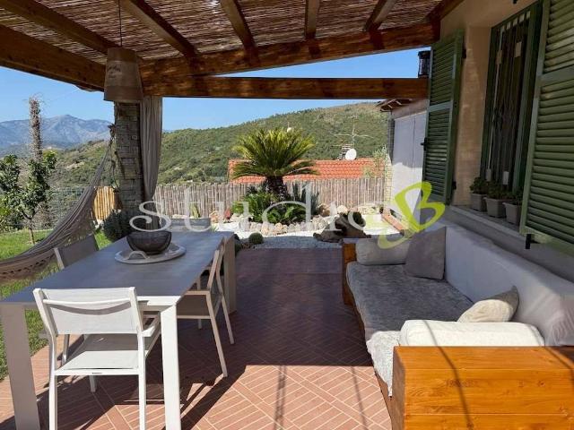 Villa Indipendente in vendita a Seborga, Liguria