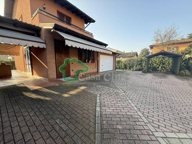 Villa Indipendente in vendita a Secugnago, Lombardia