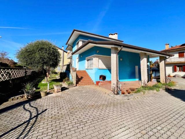 Villa Indipendente in vendita a Sedegliano, Friuli-Venezia Giulia