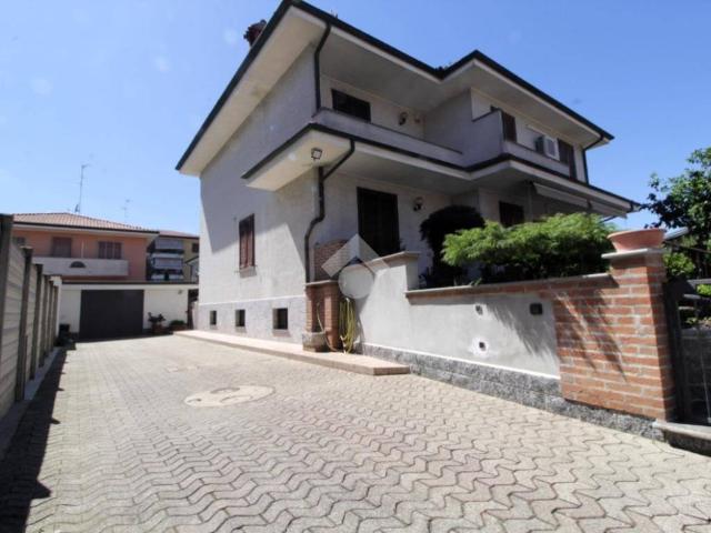 Villa Indipendente in vendita a Sedriano, Lombardia