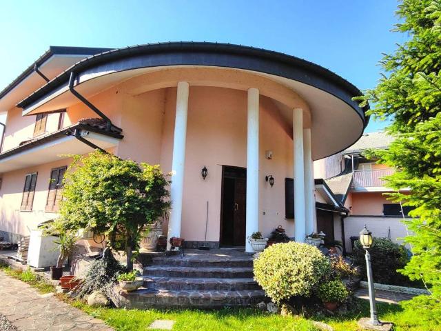 Villa Indipendente in vendita a Roveda, Sedriano