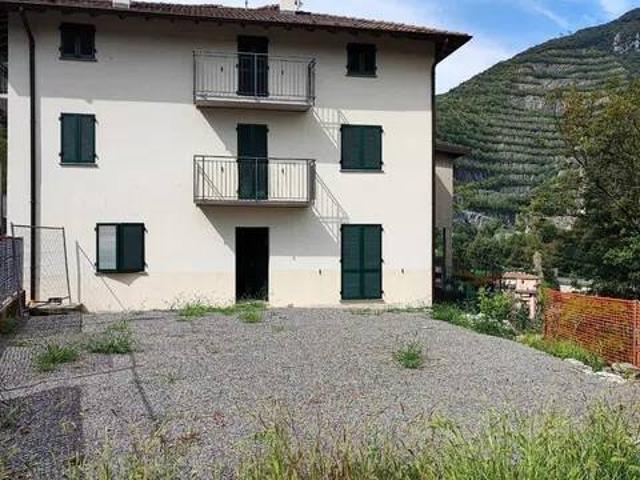 Villa Indipendente in vendita a Comunità Montana della Valle Brembana, Sedrina