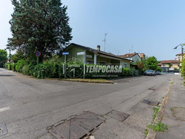 Villa Indipendente in vendita a Rovagnasco, Segrate