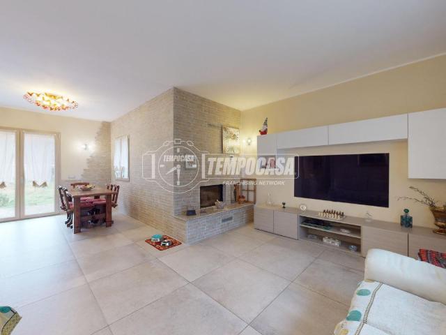 Villa Indipendente in vendita a Rovagnasco, Segrate