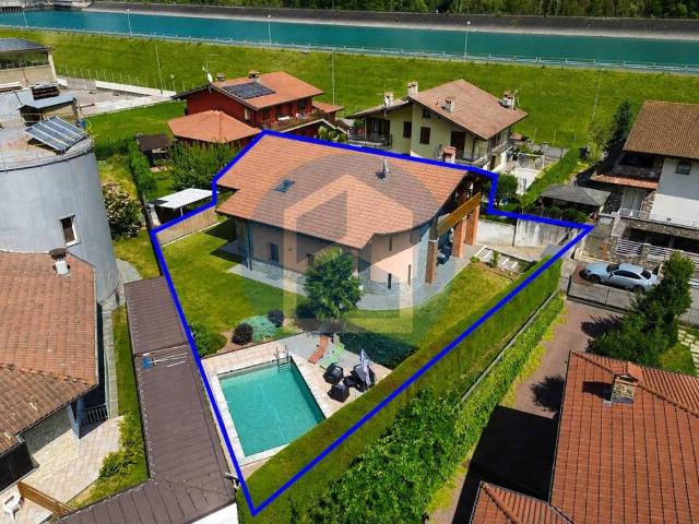 Villa Indipendente in vendita a Comunità montana della valle Camonica, Sellero