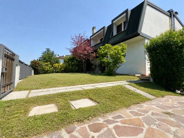 Villa Indipendente in vendita a Caselle, Selvazzano Dentro