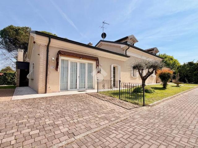 Villa Indipendente in vendita a Selvazzano Dentro, Veneto