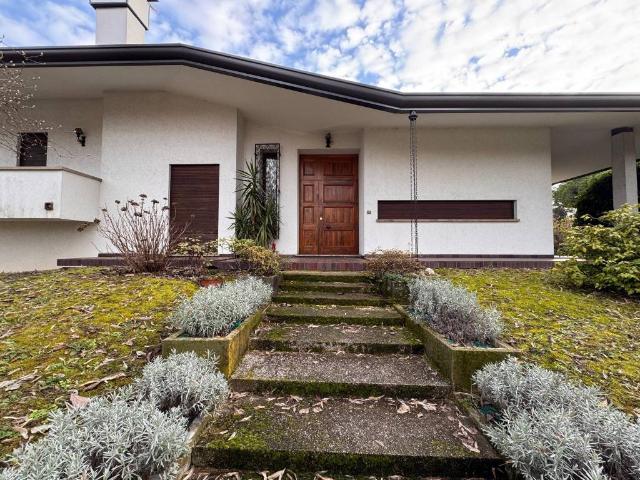 Villa Indipendente in vendita a Selvazzano Dentro, Veneto