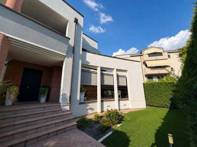 Villa Indipendente in vendita a Selvazzano Dentro, Veneto