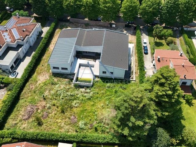 Villa Indipendente in vendita a Tencarola, Selvazzano Dentro