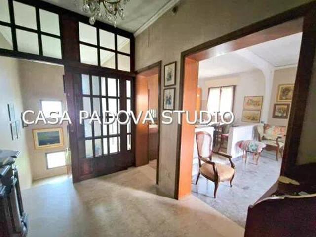 Villa Indipendente in vendita a Selvazzano Dentro, Veneto