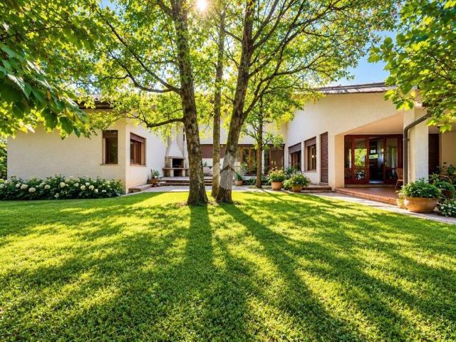 Villa Indipendente in vendita a Tencarola, Selvazzano Dentro