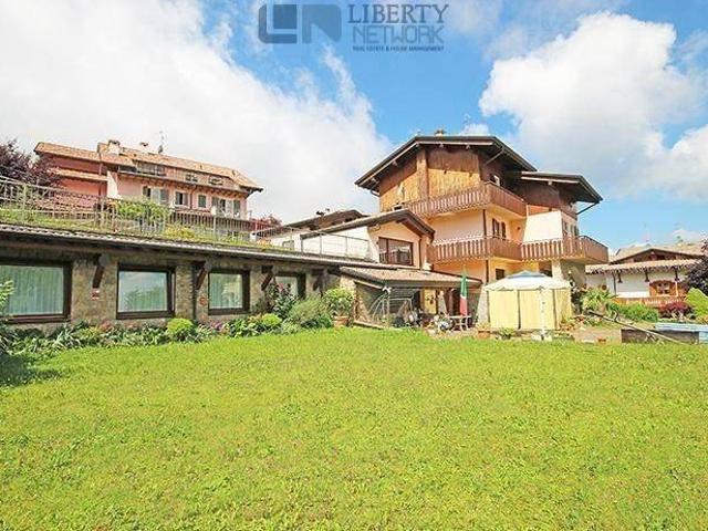 Villa Indipendente in vendita a Selvino, Lombardia