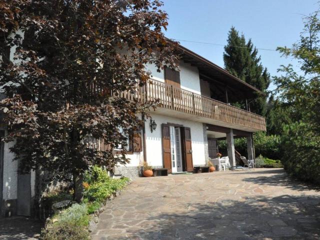 Villa Indipendente in vendita a Selvino, Lombardia