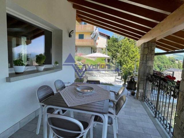 Villa Indipendente in vendita a Selvino, Lombardia