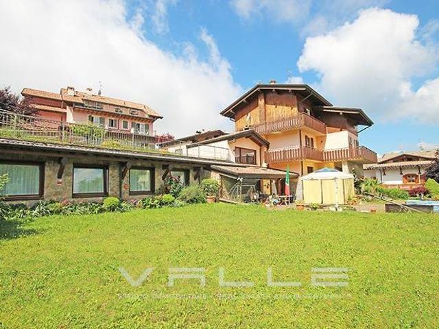 Villa Indipendente in vendita a Selvino, Lombardia